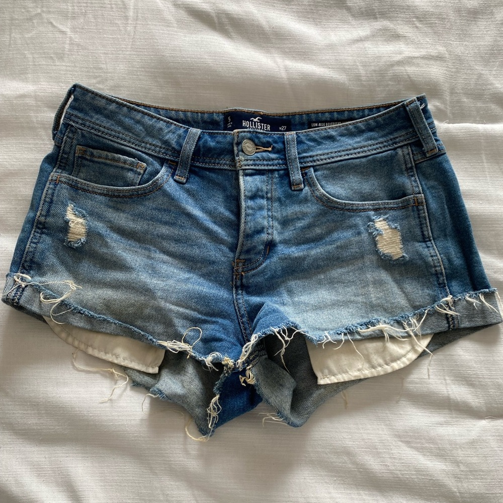 Denim Distressed Shorts Low-Rise Boyfriend Style - Size 5 (27) - Hollister